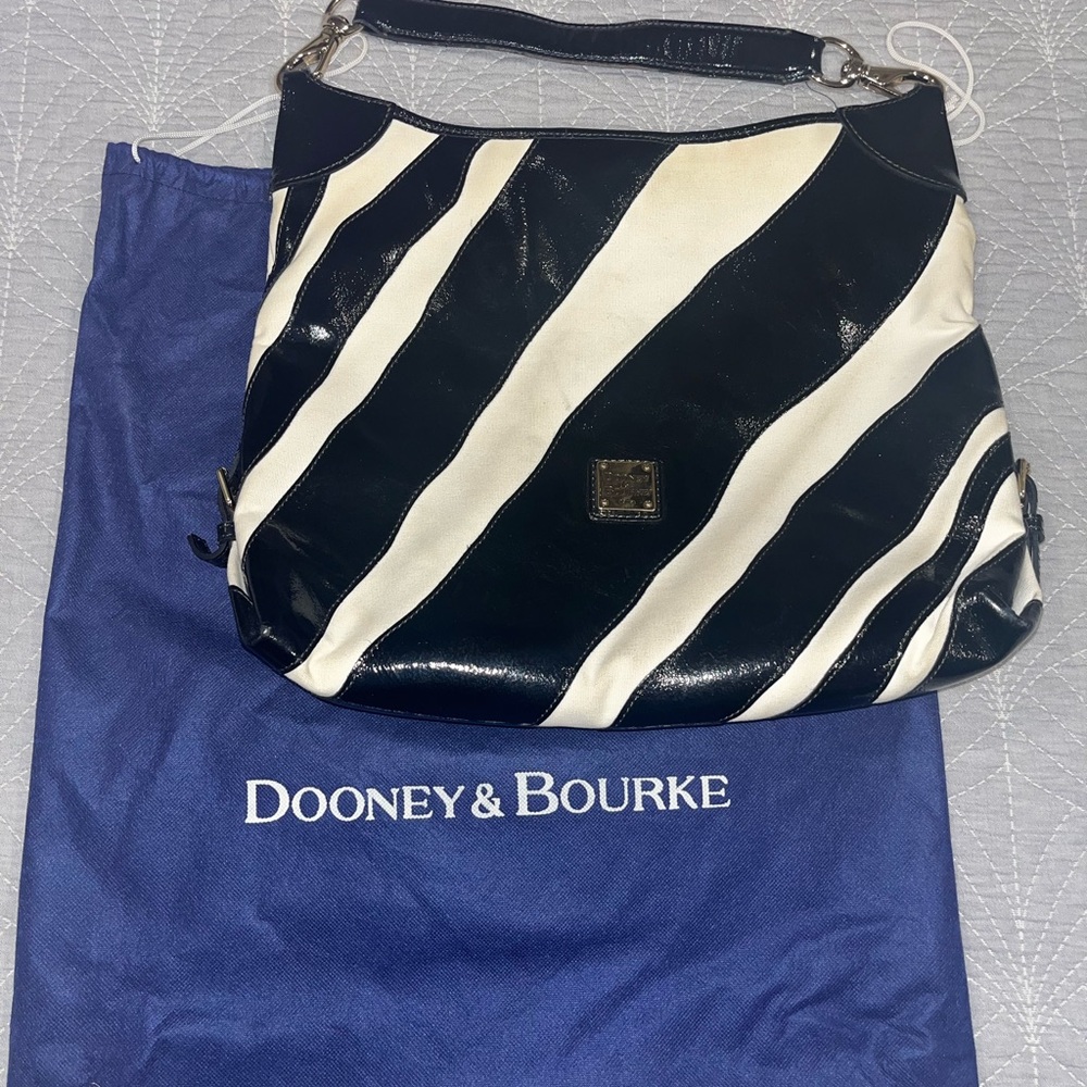 Patent Leather Zebra Dooney & Bourke Shoulder bag.